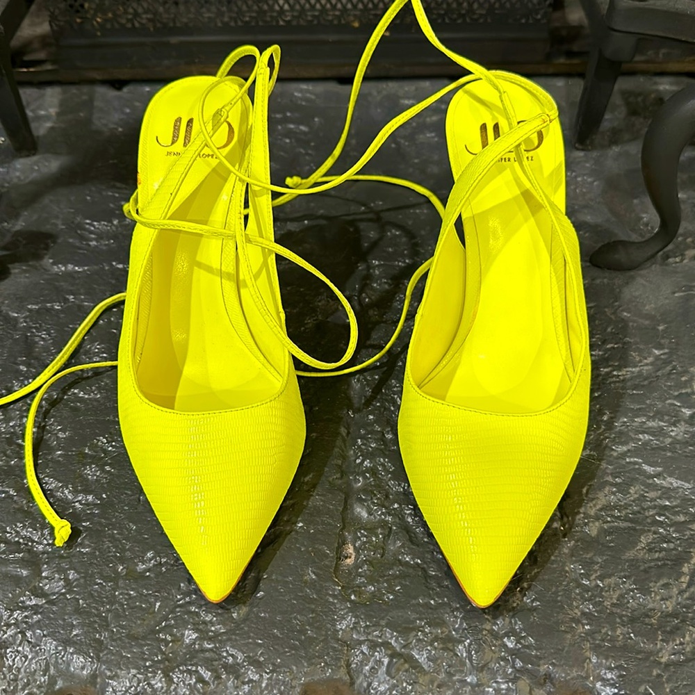 Citron = a vibrant neon greenish yellow. Worn indoors once. Ankle wrap; HH is 4”